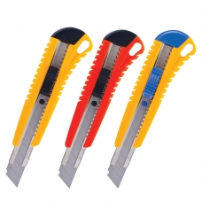 Нож универсальный 18 мм BRAUBERG, автофиксатор, цвет корпуса ассорти, + 2 лезвия, блистер, 230918 Нож универсальный 18 мм BRAUBERG, автофиксатор, цвет корпуса ассорти, + 2 лезвия, блистер, 230918